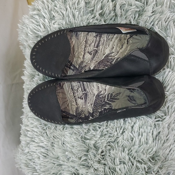 Unbranded black leather flats.‎ - Picture 5 of 6